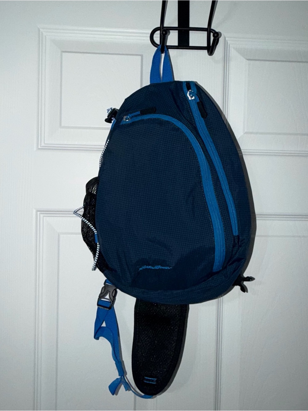 Eddie Bauer Ripstop 8L Sling Pack Brook Blue - Picture 5 of 7